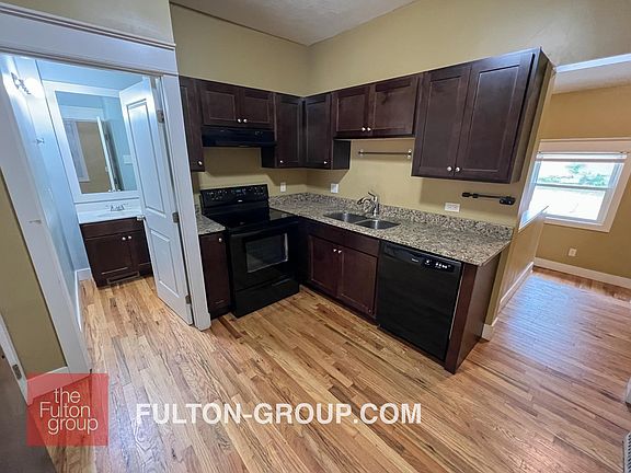 2nd image of 815 Baldwin St SE #1