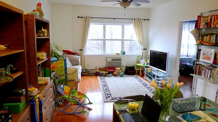 Rented by RES New York | media 2