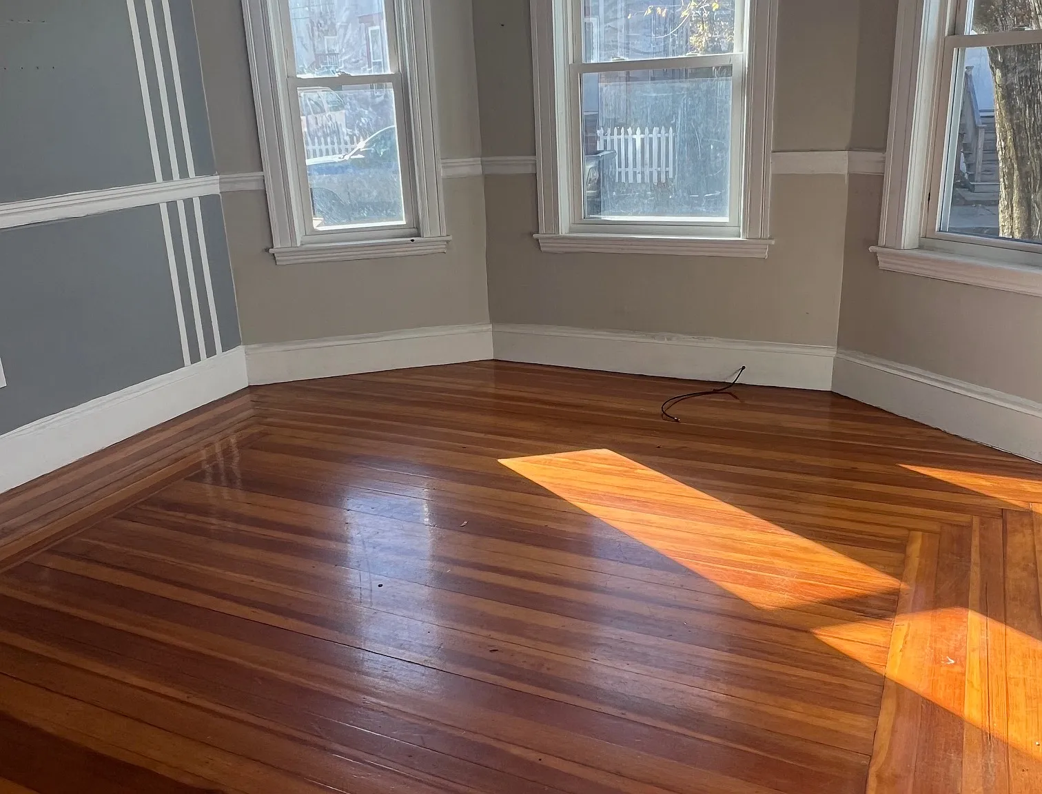3 bed, 1100 sqft, $3,300 — Photo 1