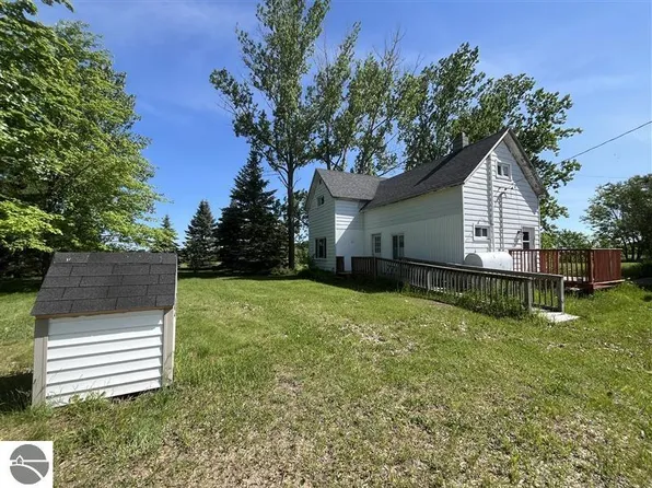 11359 S Lachance Rd, Mc Bain, MI 49657