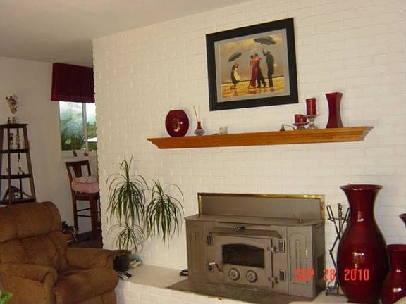 Floor--ceiling fireplace