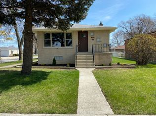 7801 Meade Ave, Burbank, IL 60459