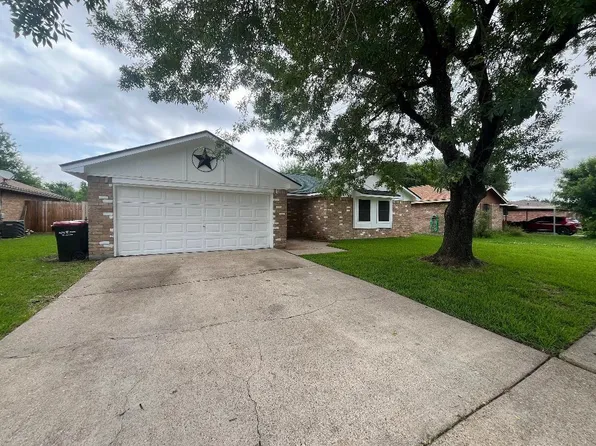 5111 Maple Dr, Baytown, TX 77521