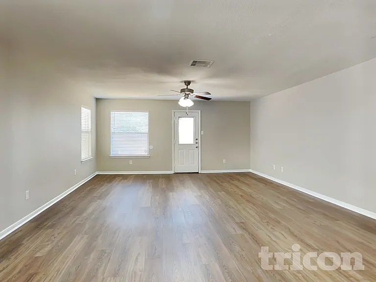8927 Summer Valley Ln — Photo 16