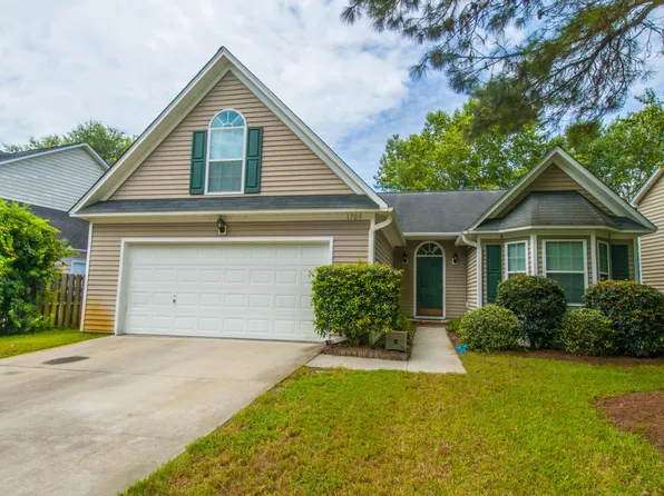 1709 Henley Ln, Charleston, SC 29412
