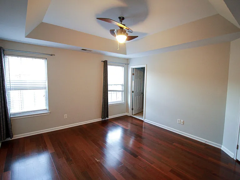 264 W Bland St — Photo 8
