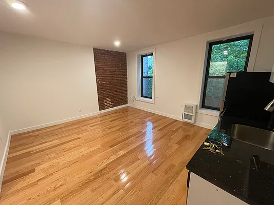 Rented by Nooklyn NYC LLC | media 13
