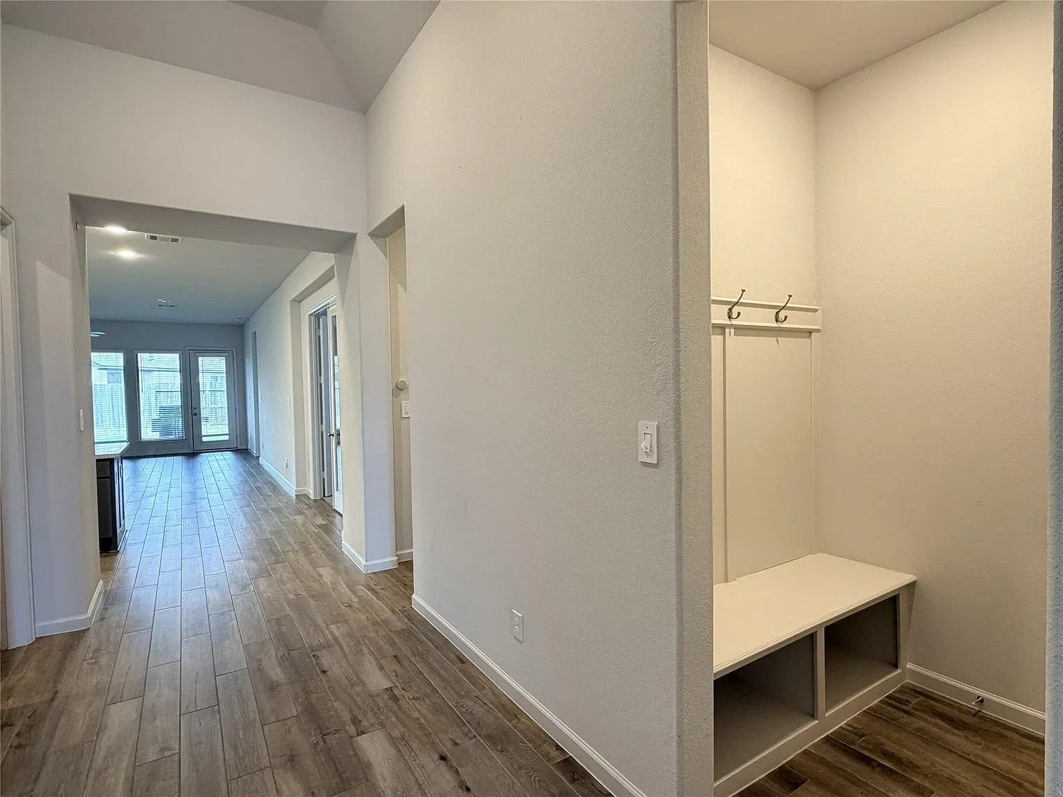 4 bed, 3.0 bath, 2547 sqft, $2,890 — Photo 4