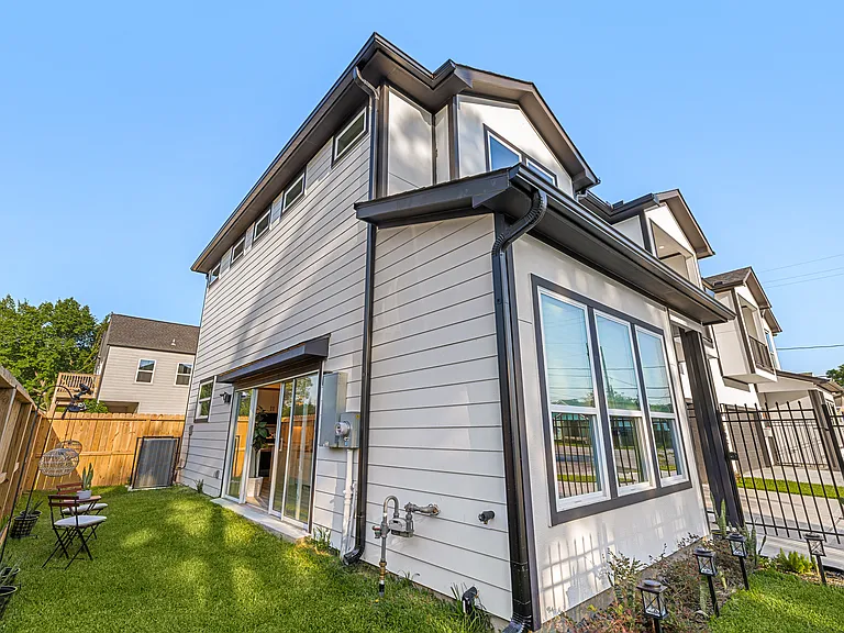 1306 Grove St — Photo 24