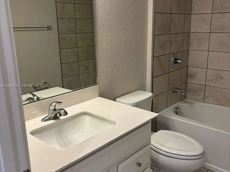 440 NW 11th Ave #1 — Photo 8