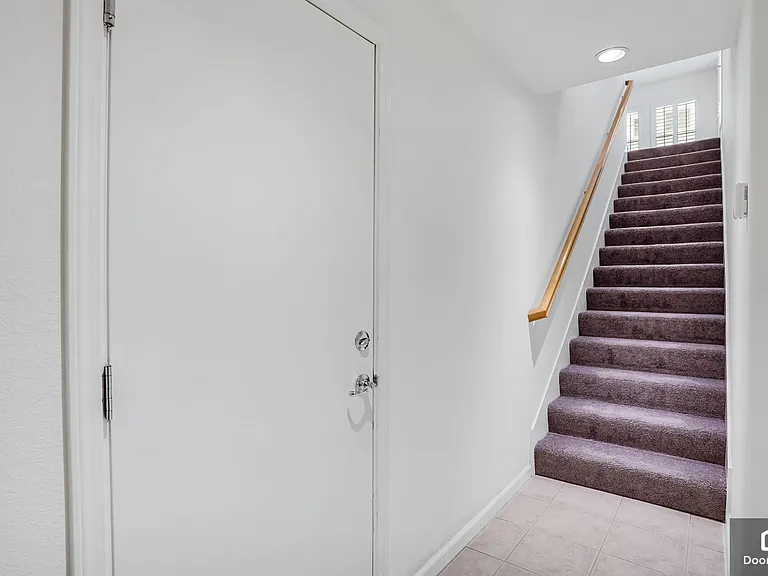 1604 Northshore Dr — Photo 3