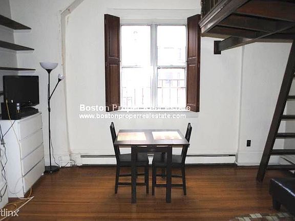 267 Newbury St. #6 Boston - Back Bay Unit Photo 2