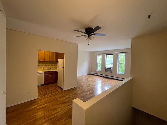 3rd image of 58 President St #31-2