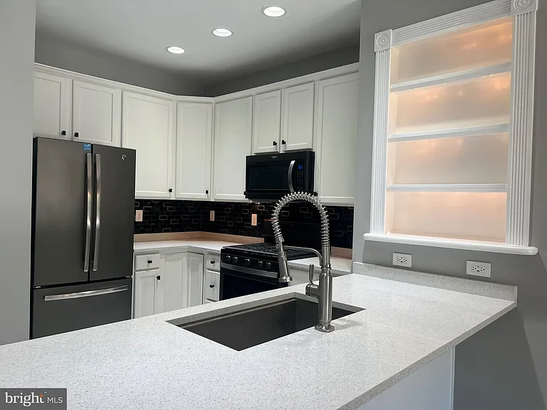 55 Glacier Dr — Photo 3