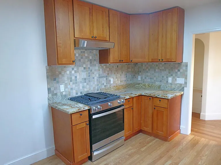 185 Beaver St — Photo 20