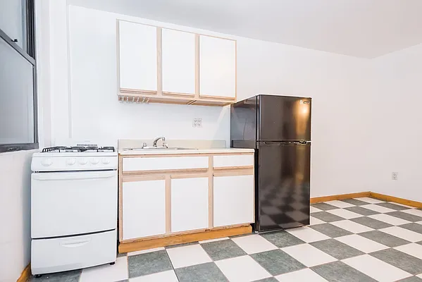 Rented by TZM Realty Properties | media 18