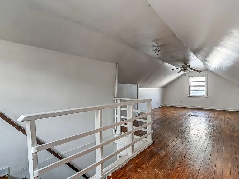 759 E Lawrence St — Photo 25
