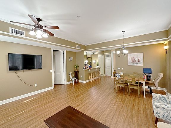 5th image of 325 NW 14th St APT 307