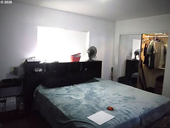 5th image of 2075 Johnson St