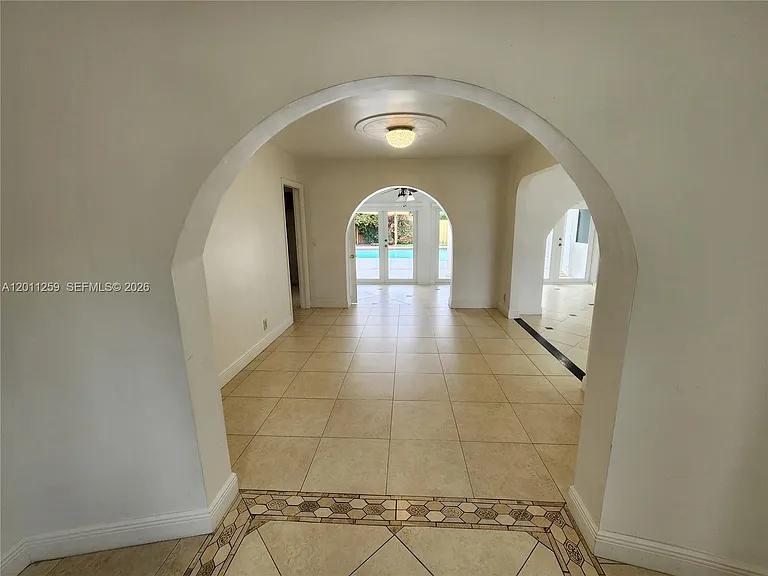 4233 S Jackson St — Photo 15