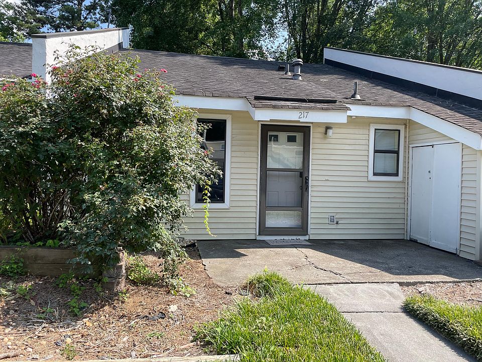 1st image of 217 Goshen Ln