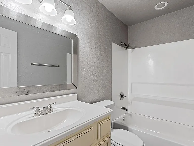 3727 E Mission Blvd — Photo 16