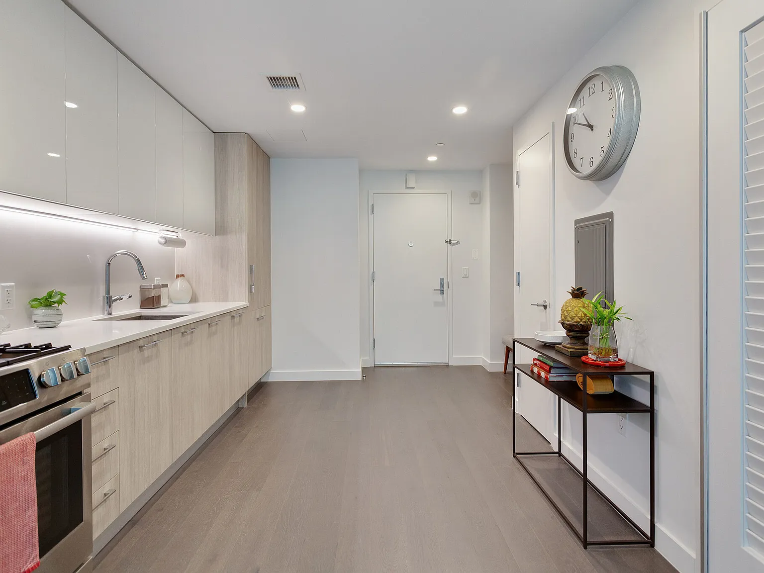 2 bed, 1020 sqft, $4,500 — Photo 4