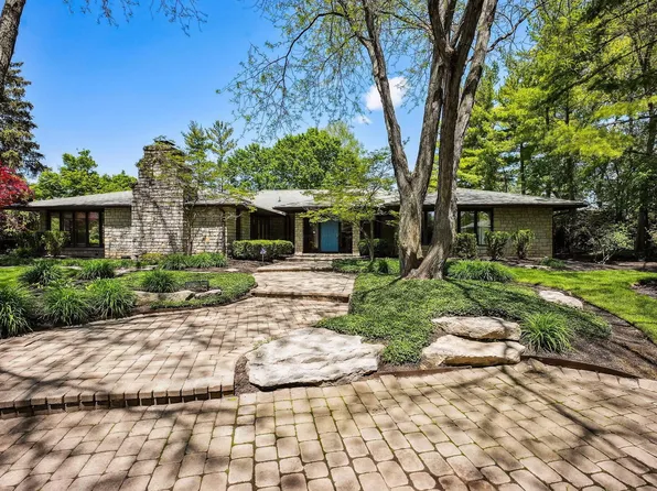 2620 Abington Rd, Columbus, OH 43231