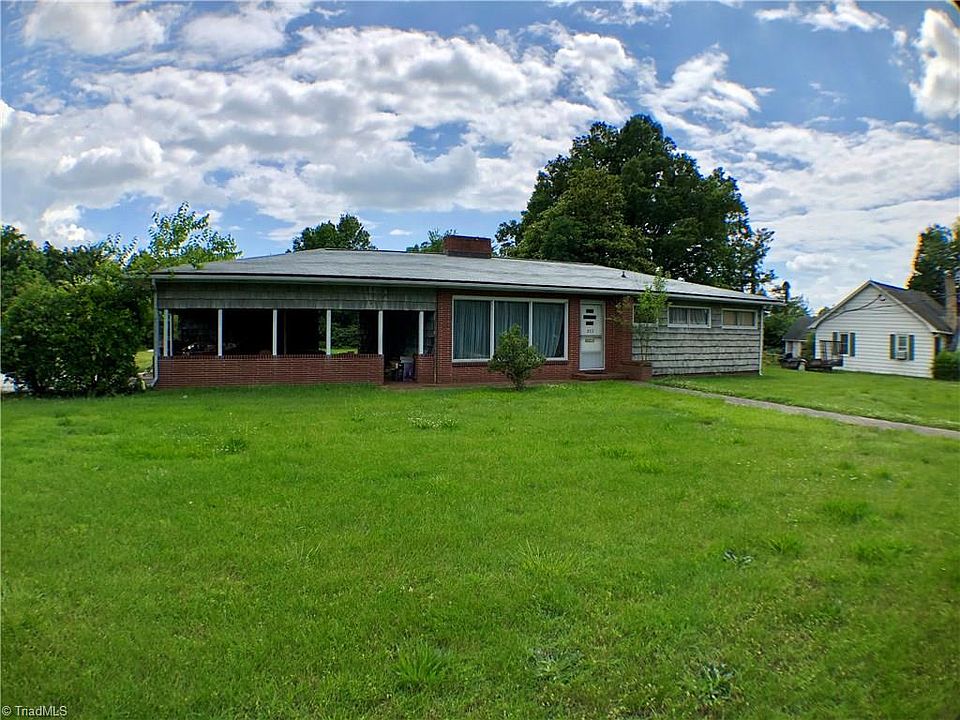 2nd image of 813 Fairway Ave