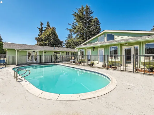 8398 Cason Rd, Gladstone, OR 97027