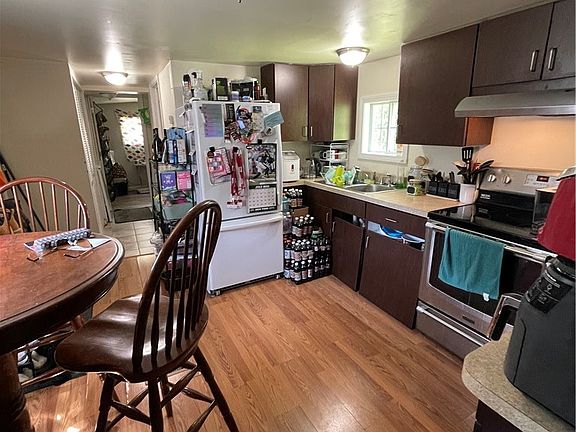 5th image of 9 1/2 Mainview Dr