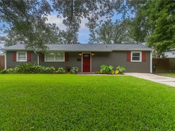 6031 Berkley Dr, New Orleans, LA 70131