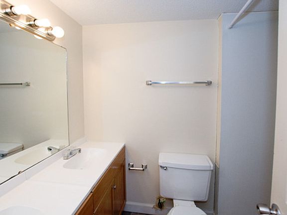 3rd image of 205 E Stoughton St #B