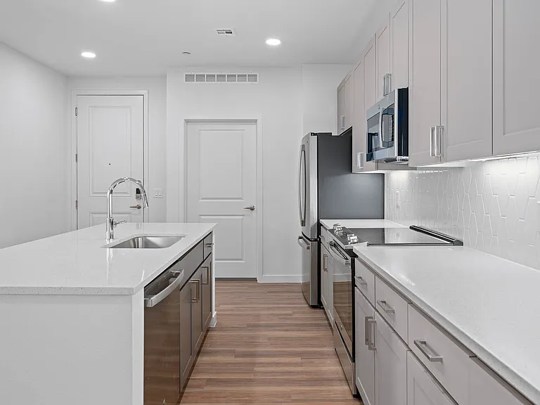 Solara Vista — Photo 17