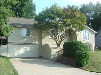 2nd image of 1100 NW Heatherwood Dr