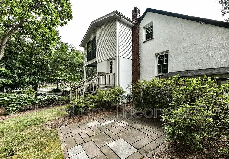 419 S Barton St — Photo 19