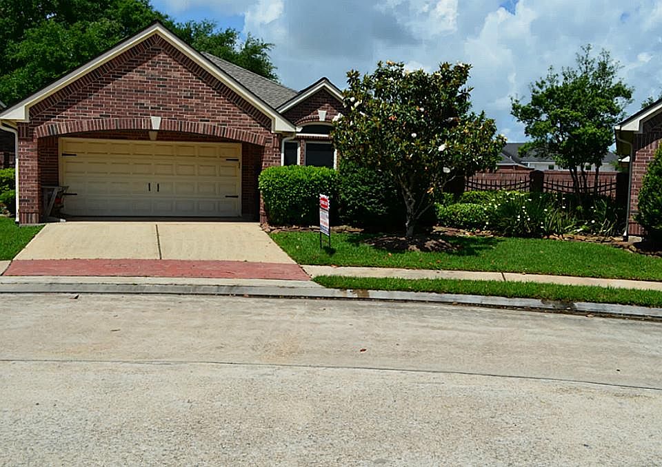 1st image of 310 Pine Creek Dr