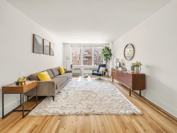 415 Argyle Rd APT 2F, Brooklyn, NY 11218