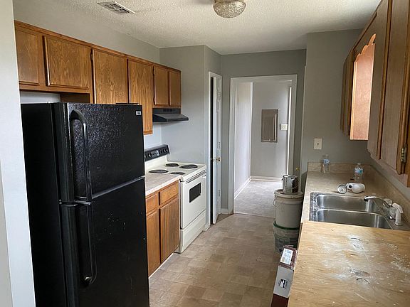 5th image of 2808 Lark Dr