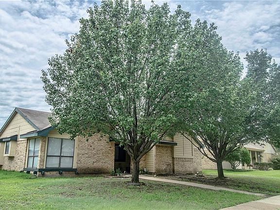 2nd image of 512 Quail Hollow Dr