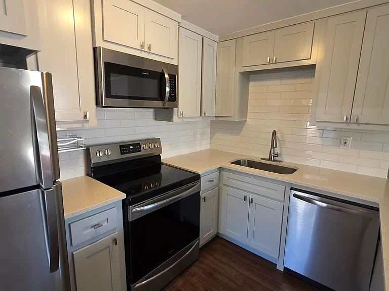 2816 N Walker Ave — Photo 6