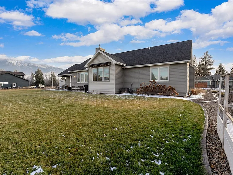 1015 Riparian Dr — Photo 35