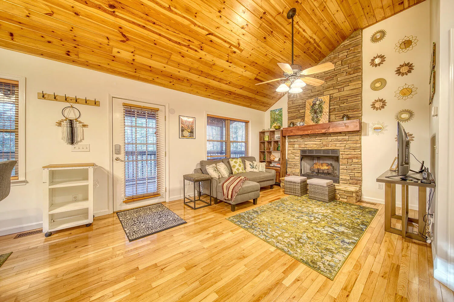 238 Teakwood Trail - 1 — Photo 4