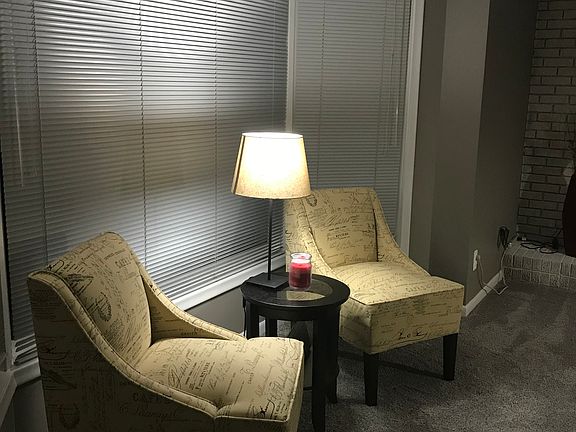 5th image of 20925 Walton St