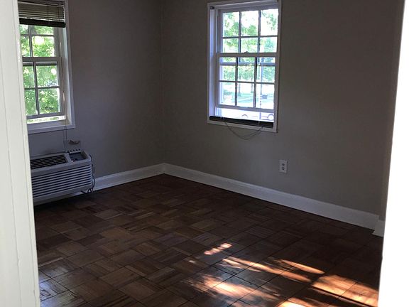 5th image of 1602 W Abingdon Dr APT 303
