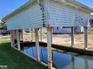 7880 Vernier Ln, Fair Haven, MI