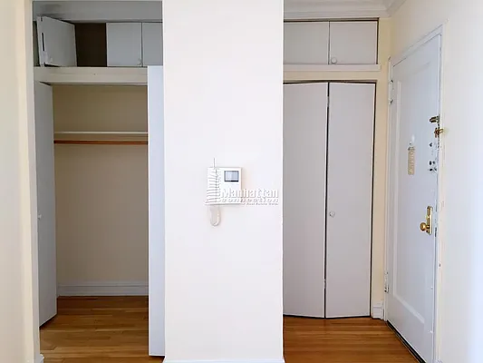 Rented by Manhattan Connection | media 27