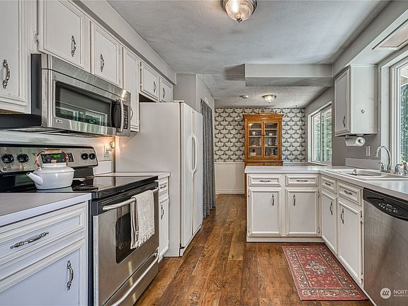 5th image of 14121 56th Avenue NW