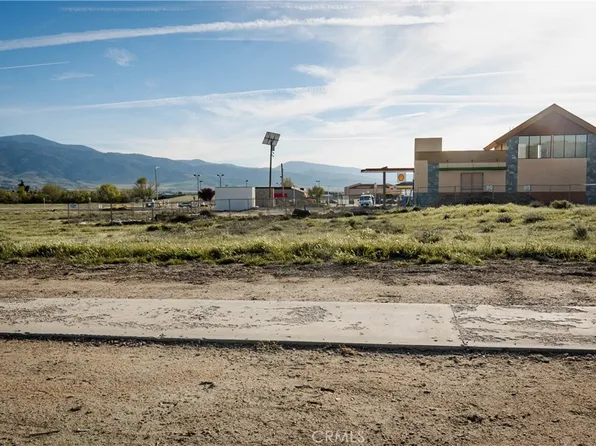 10 Challenger Dr #10, Tehachapi, CA 93561