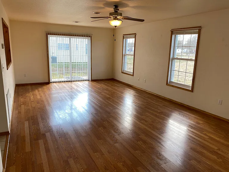 713 Ruggeri Dr — Photo 4